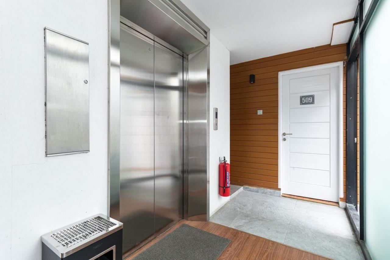 Reddoorz Premium Near Centre Point Mall Медан Экстерьер фото