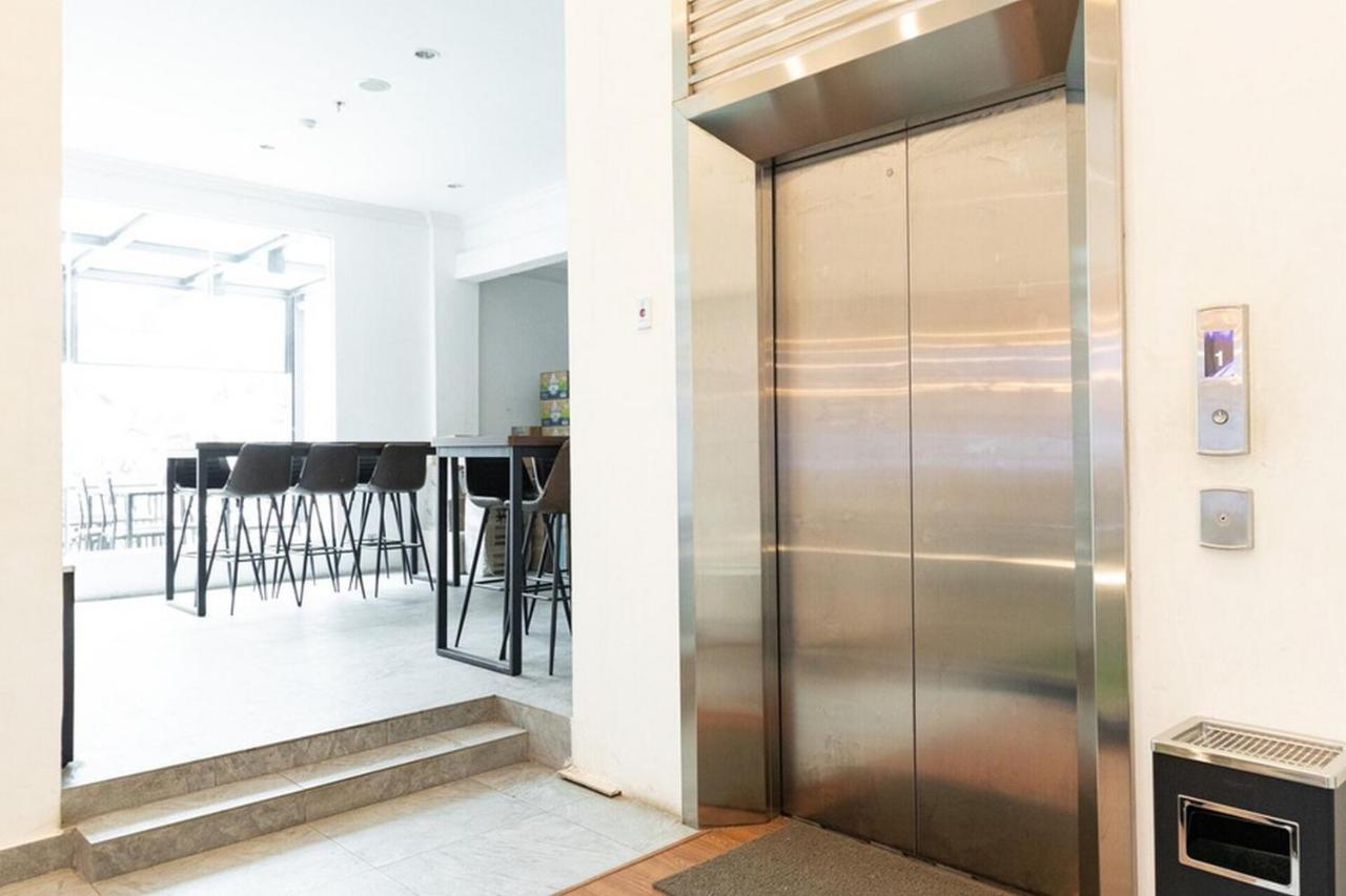 Reddoorz Premium Near Centre Point Mall Медан Экстерьер фото