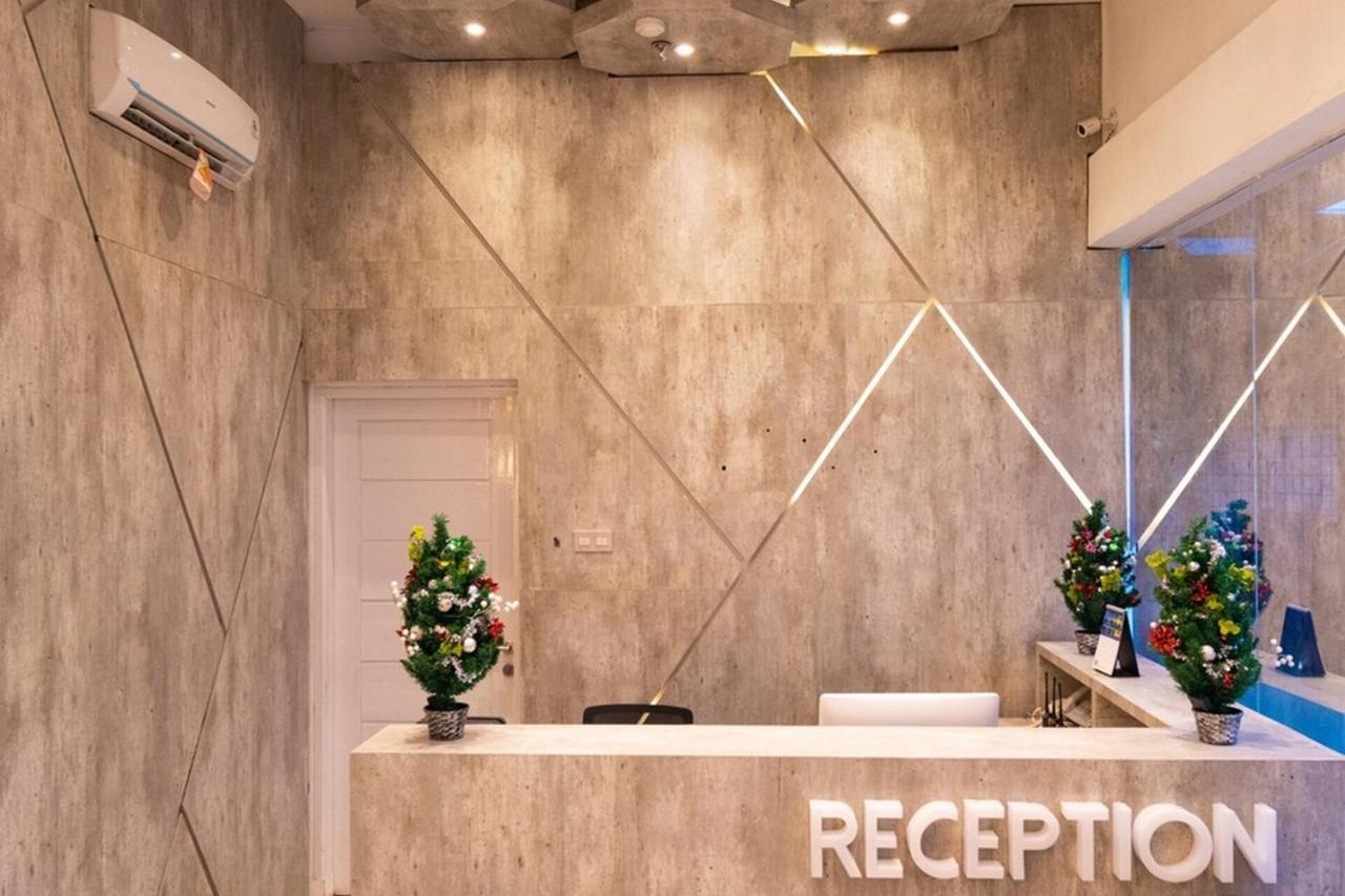 Reddoorz Premium Near Centre Point Mall Медан Экстерьер фото